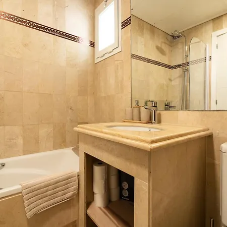 Cozy Garden By Sea Daire